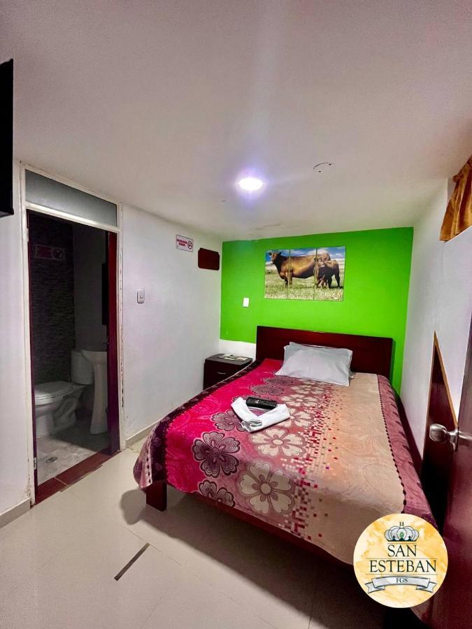 Hostal San Esteban Fgs ทุนฮา ภายนอก รูปภาพ
